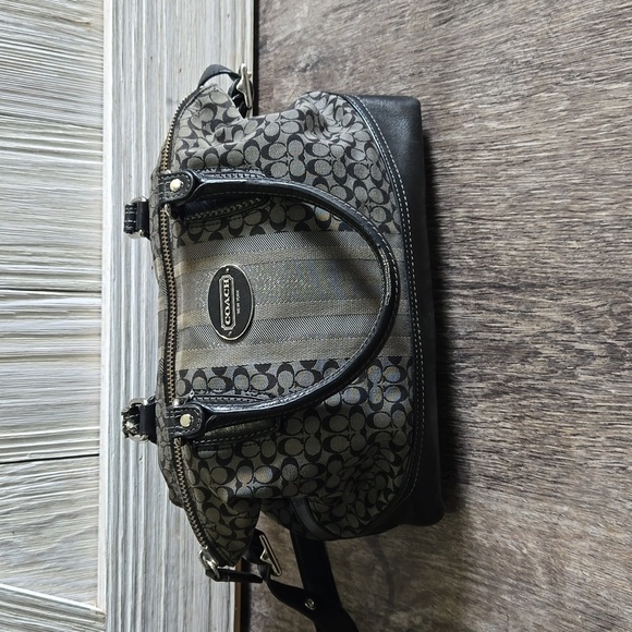 Coach Signature Legacy Molly Satchel 2Way Shoulder/Satchel 21154 - Picture 3 of 16